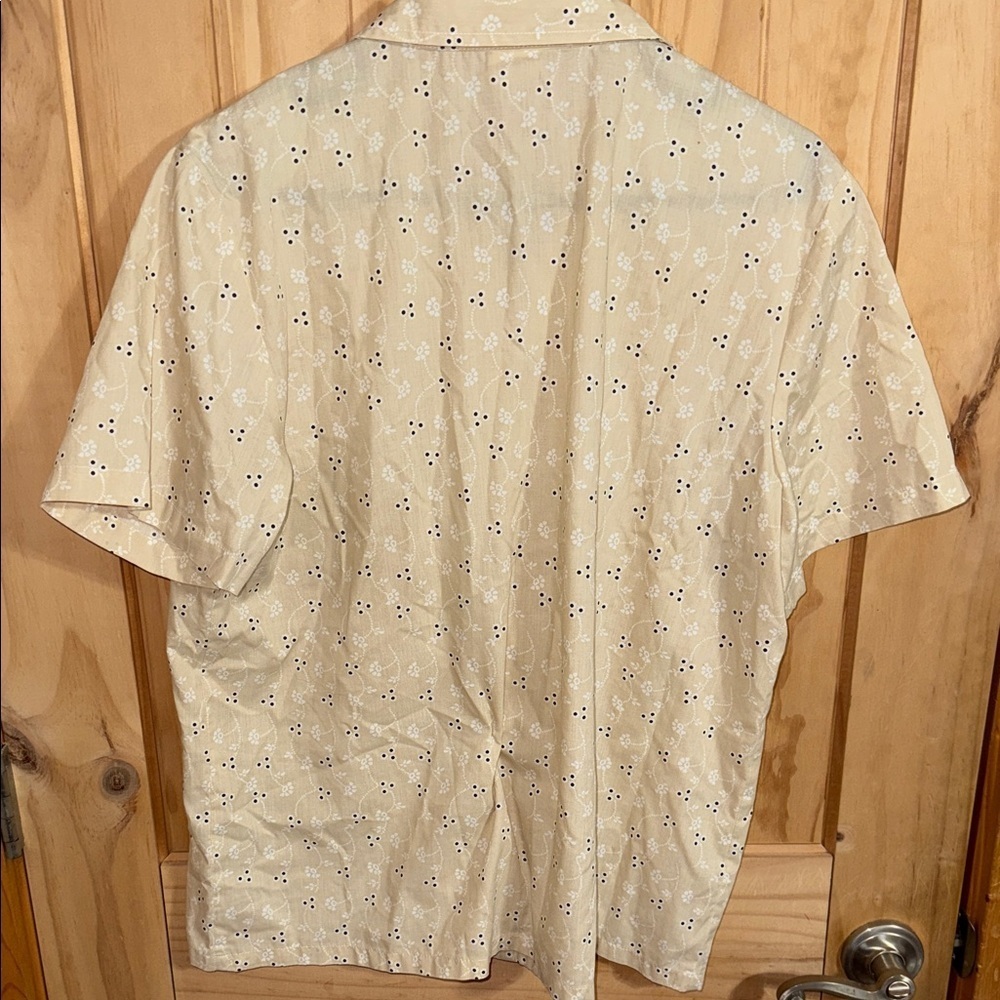 Women's Cream Floral Button Down Shirt - Picture 3 of 4